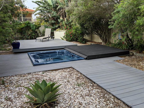 Sunset On Birubi' - Pet Friendly, Air Con, Water Views, WIFI And Outdoor Spa - Accommodation Gladstone 0