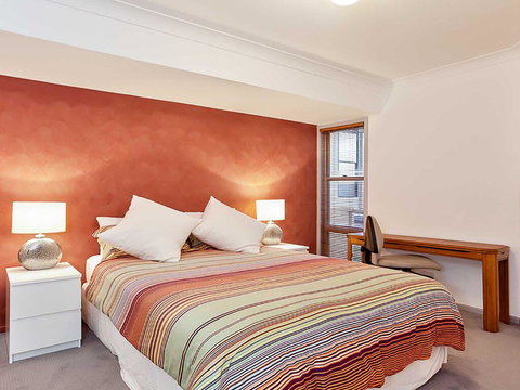 Sunset On Birubi' - Pet Friendly, Air Con, Water Views, WIFI And Outdoor Spa - Accommodation Gladstone 3