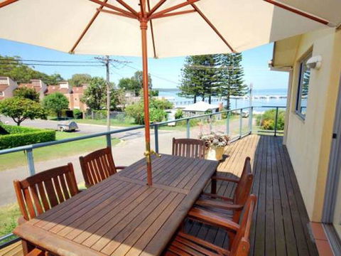 Sunset Place' 1/29 Sunset Boulevard- Gorgeous Townhouse So Close To The Water - Accommodation Gladstone 0