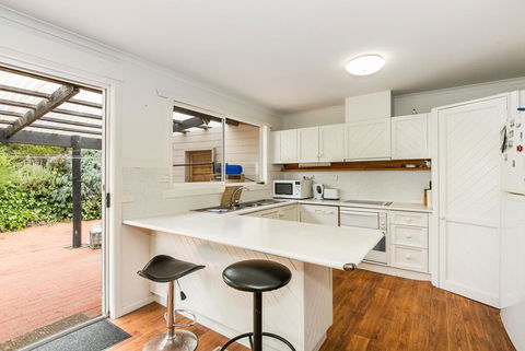 Sunset Strip 4 - Accommodation Gladstone 3