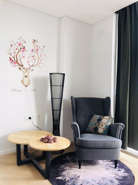 Sunset View 2 Bedroom Apt Next To Station - Accommodation Gladstone 3