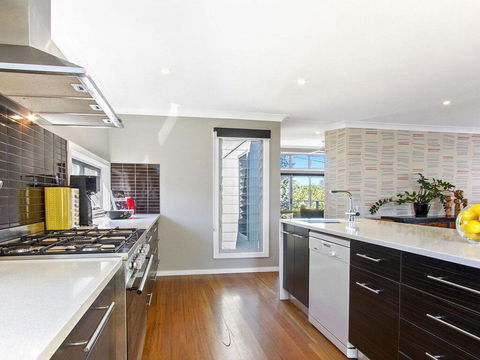 Sunshine Beach House-25 Metre Walk To The Beach - Accommodation Gladstone 1