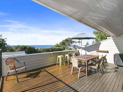 Sunshine Beach Serenity And Pet Friendly ! 9 Seaview Terrace, Sunshine Beach, QLD 4567 - Accommodation Gladstone 2