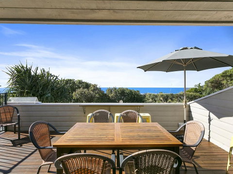 Sunshine Beach Serenity And Pet Friendly ! 9 Seaview Terrace, Sunshine Beach, QLD 4567 - Accommodation Gladstone 0