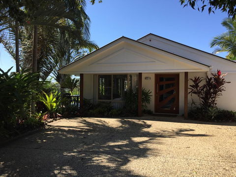 Sunshine Coast Tropical Getaway - Accommodation Gladstone 2