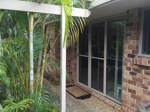 Sunshine Coast Tropical Getaway - Accommodation Gladstone 3