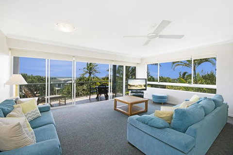 Sunshine Cove, Across The Road From The Beach - Accommodation Gladstone 1