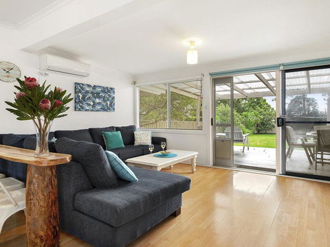 Sunshine Dazed - Walk To Shops And Cafes - Accommodation Gladstone 2