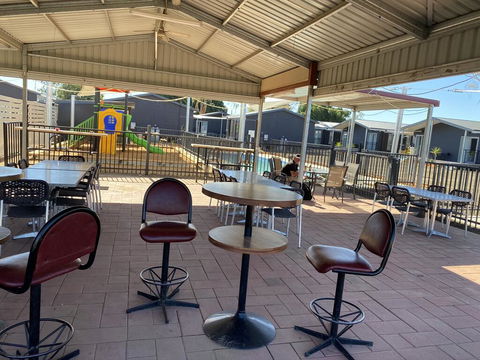 Sunshine Gardens Bourke Resort - Accommodation Gladstone 1