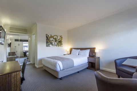 Sunshine Motor Inn - Accommodation Gladstone 3