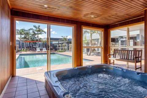 Sunshine Motor Inn - Accommodation Gladstone 1