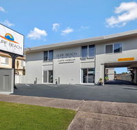 Surf Beach Motel Coffs - Accommodation Gladstone
