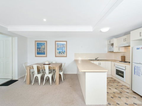 Surf Break - 10A Tuna (Downstairs) - Accommodation Gladstone 2