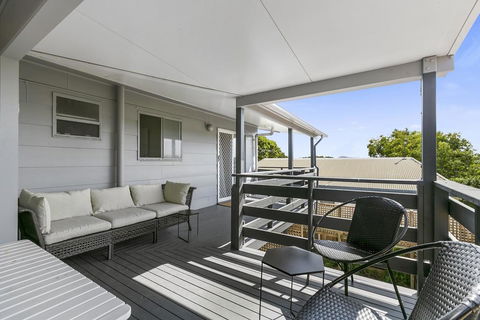 Surf's Up, Peregian Beach - Accommodation Gladstone 2