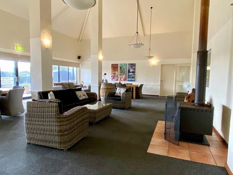 Surfpoint Resort - Accommodation Gladstone 2