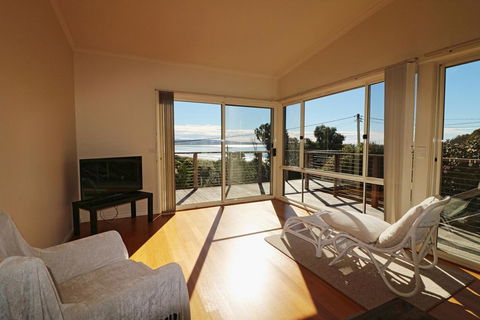 Surfside - Accommodation Gladstone 0