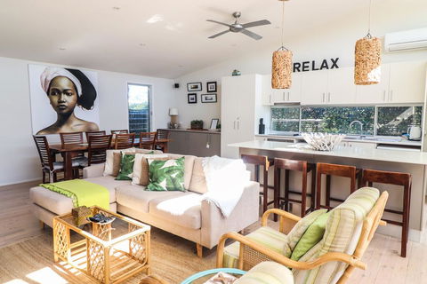 Surfside - Accommodation Gladstone 3