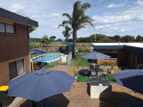 Surfside Merimbula Holiday Apartments - Accommodation Gladstone 0