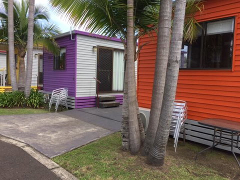 Sussex Palms Holiday Park - Accommodation Gladstone 0