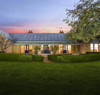 Sutton Downs - renovated country home on 100 acres - Accommodation Gladstone