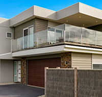 Swan Bay Views - Accommodation Gladstone