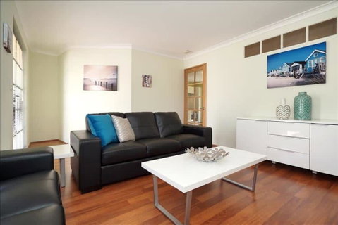 Swan River Applecross Heathcote Park 1BR Villa - Accommodation Gladstone 0