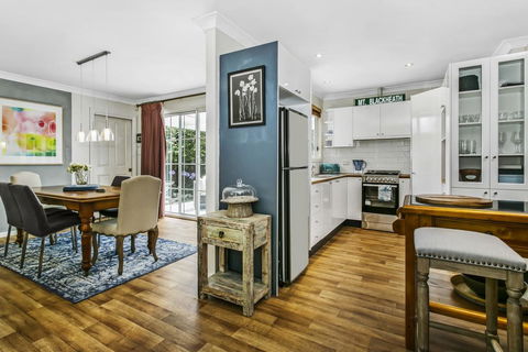 Swanbrook - Accommodation Gladstone 1