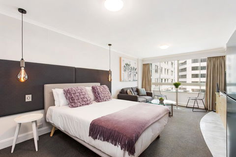 Sydney CBD Studio Apartment With Stunning View Of Darling Harbour (1704 KNT) - Accommodation Gladstone 0