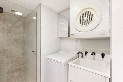 Sydney CBD Studio Apartment With Stunning View Of Darling Harbour (1704 KNT) - Accommodation Gladstone 2