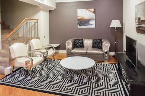 Sydney Hotel Harbour Suites - Accommodation Gladstone 2