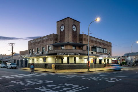 Sydney Junction Hotel - Accommodation Gladstone 0