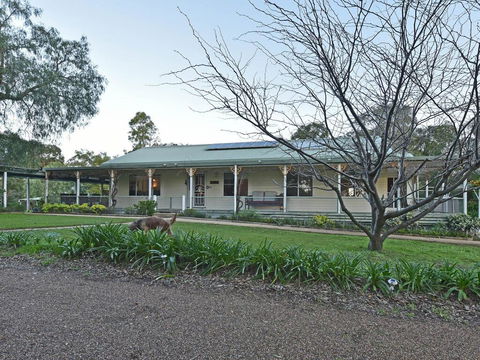 Tabitha Hill Homestead - Accommodation Gladstone 2