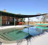 Talga Escape Rothbury with pool and views - Accommodation Gladstone