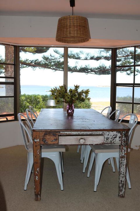 Tall Pines Beach House At Mount Dutton Bay (part Of Coffin Bay Waterways) - Accommodation Gladstone 2