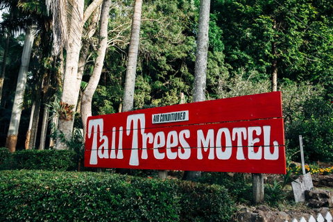 Tall Trees Motel Mountain Retreat - Accommodation Gladstone 0