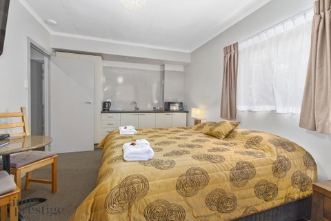 Tall Trees Motel Mountain Retreat - Accommodation Gladstone 1