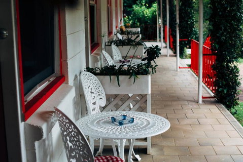 Tall Trees Motel Mountain Retreat - Accommodation Gladstone 2