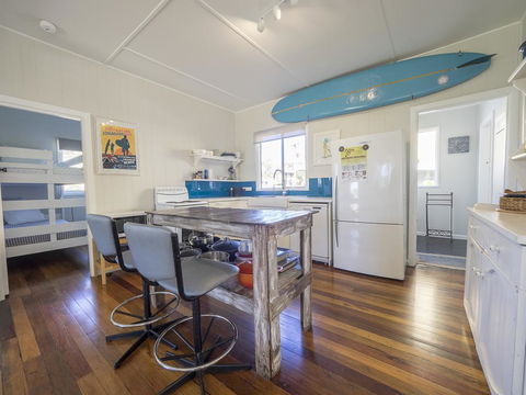 Tallowood Beachfront Cottage - Accommodation Gladstone 3