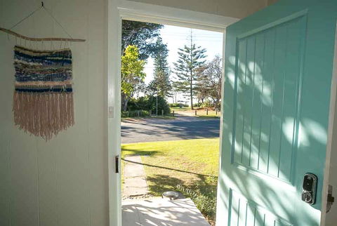 Tallowood Beachfront Cottage - Accommodation Gladstone 2