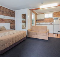 Tally Ho Motor Inn - Accommodation Gladstone