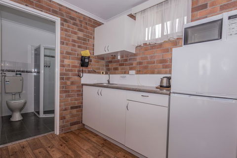 Tally Ho Motor Inn - Accommodation Gladstone 2