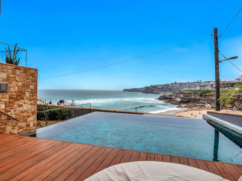 Tamarama Apartments - Accommodation Gladstone 0