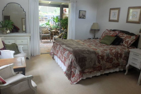 Tamborine Treats - Accommodation Gladstone 0