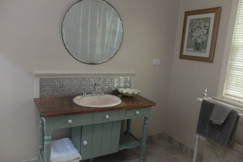 Tamborine Treats - Accommodation Gladstone 1