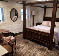 Tanilba House - Accommodation Gladstone
