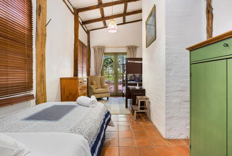 Taradale House Estate - Accommodation Gladstone 2