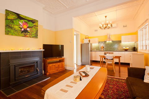 Taree Apartment - Accommodation Gladstone 0