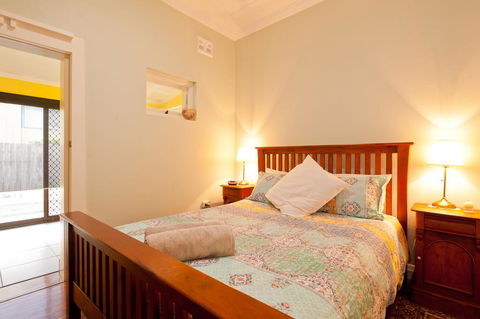 Taree Apartment - Accommodation Gladstone 2