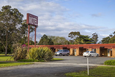 Tarra Motel - Accommodation Gladstone 0