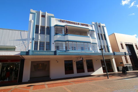Tattersalls Hotel - Accommodation Gladstone 0